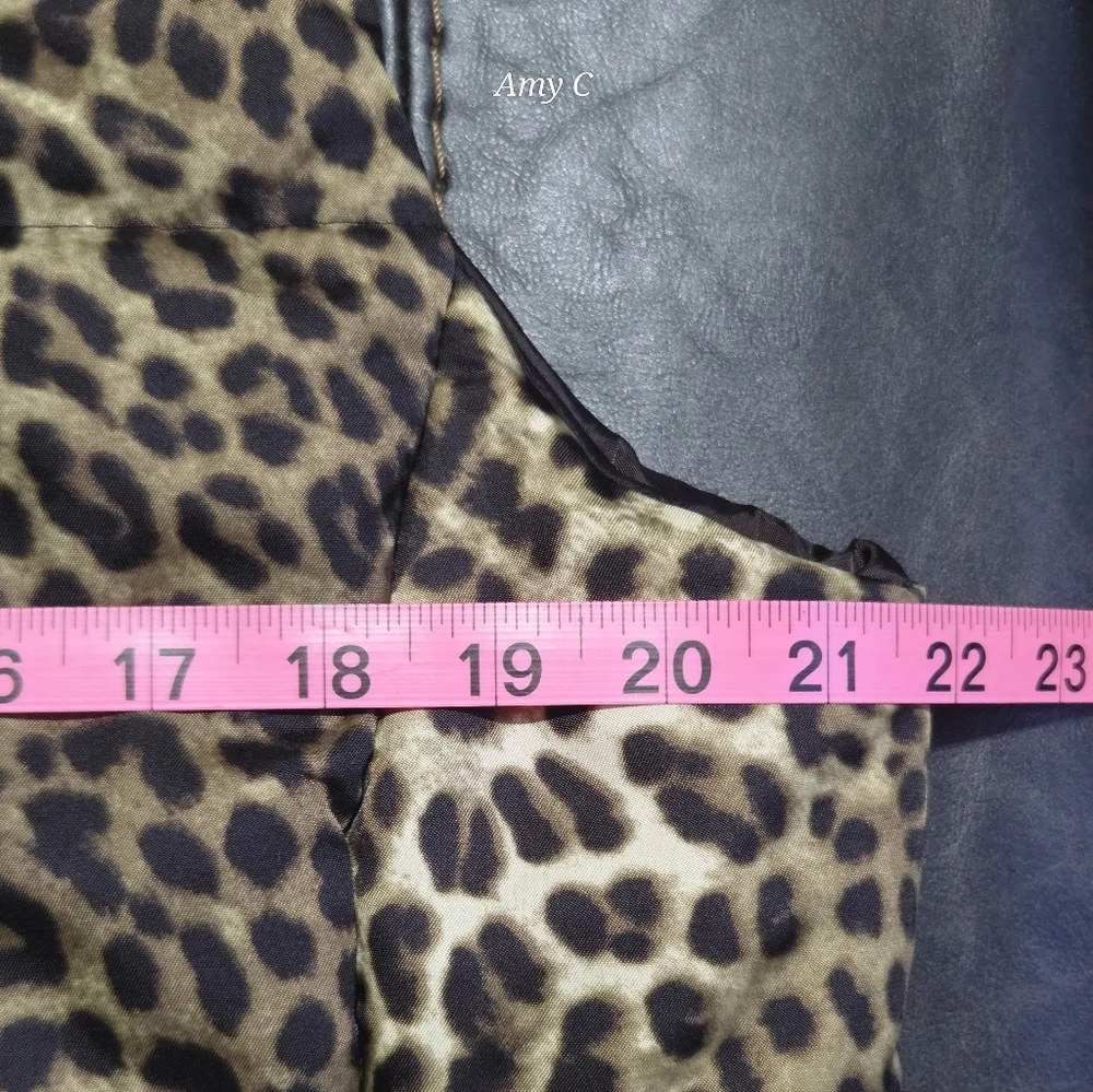 Jones New York Animal Print Puffer Vest Size Large In EUC. - Picture 7 of 7